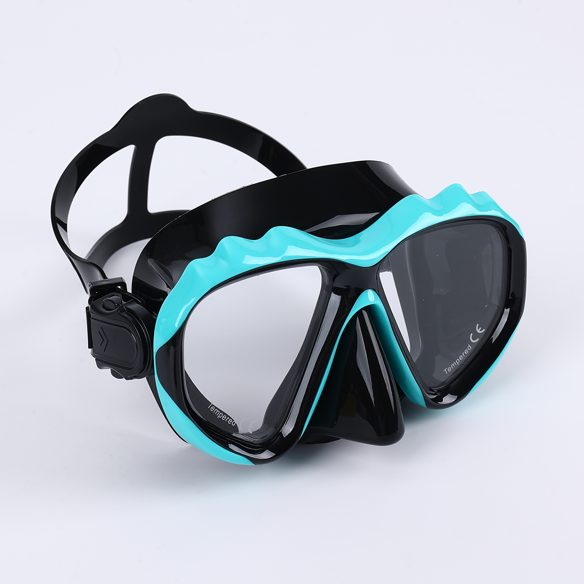 Diving Mask Manufacturer Reveals Top Features to Consider for Your Next Dive